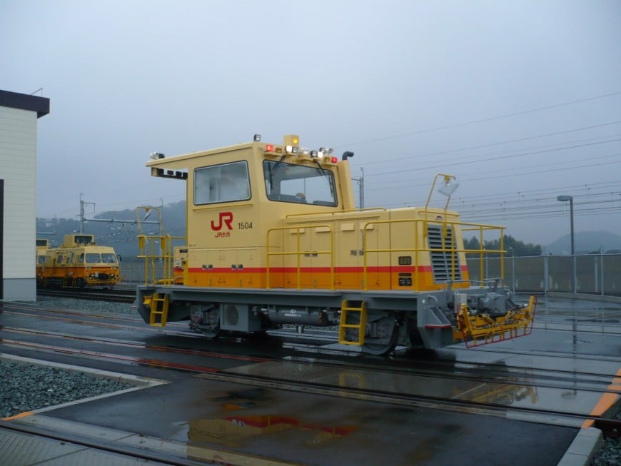 幹線用軌道モータカー MR1015